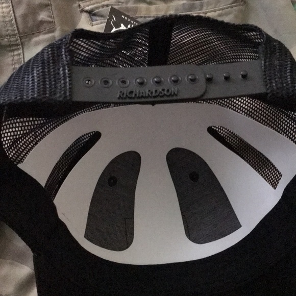 BNWT LION PAW T.D.S. 112 Richardson snap back closure and custom leather patch - Picture 5 of 5